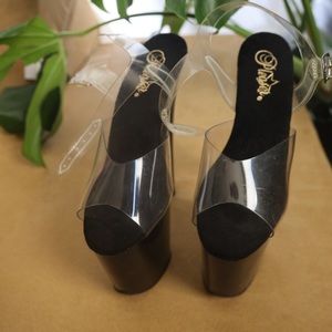 Pleaser Flamingo 808